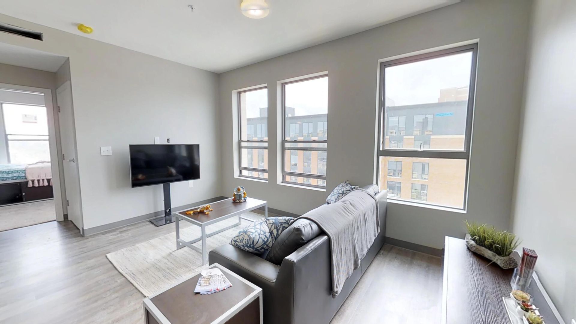 Columbus Apartment: 15 E Lane Ave