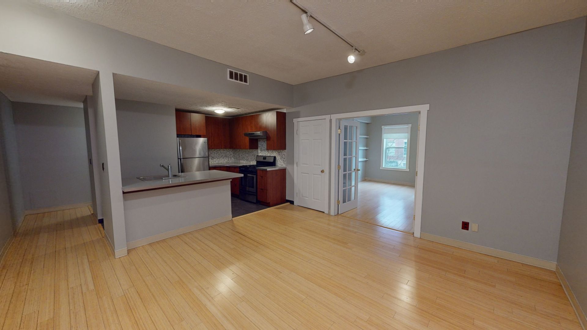 Columbus Apartment: 842-852 N High St