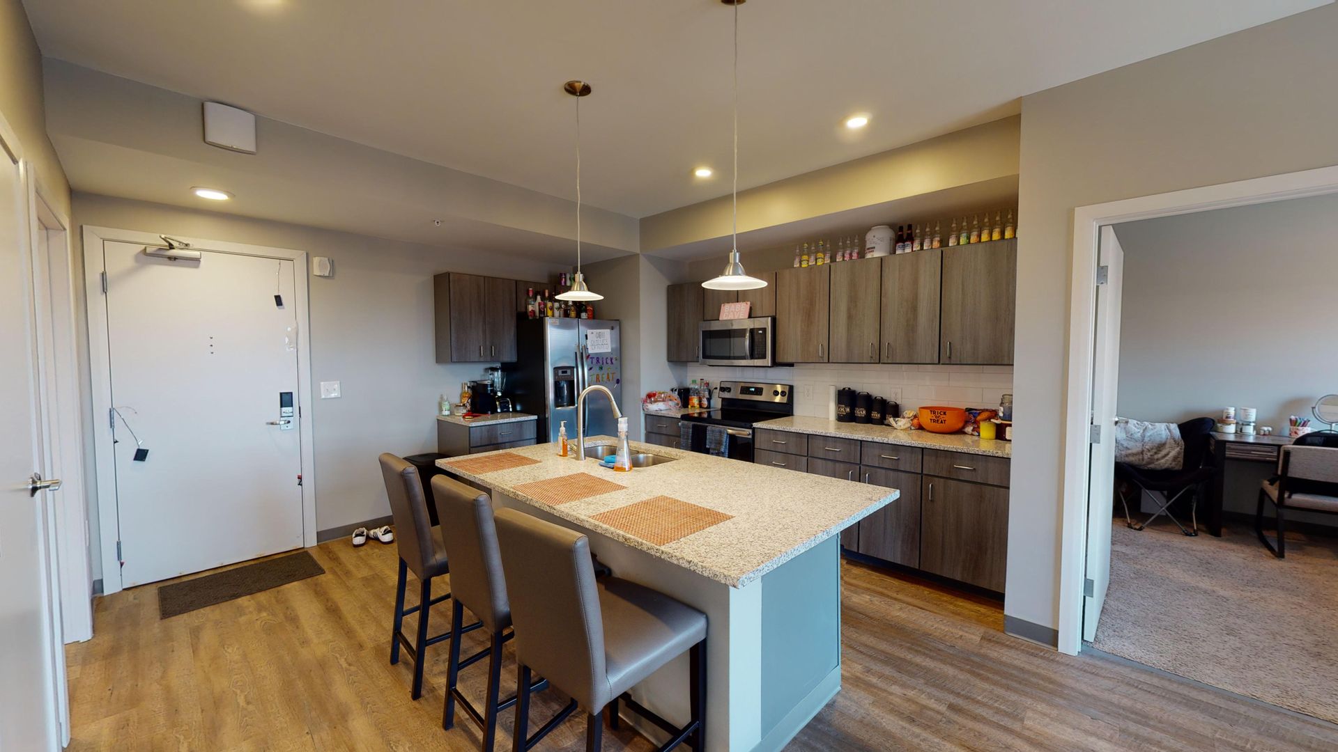 Columbus Apartment: 15 E Lane Ave