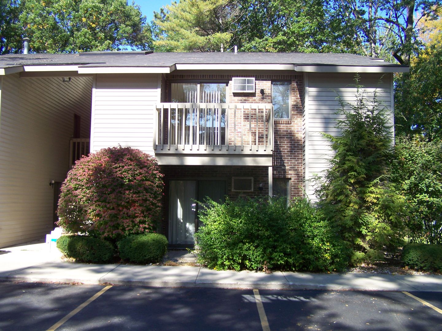 Traverse City Apartment: 414 417 426 Munson Place