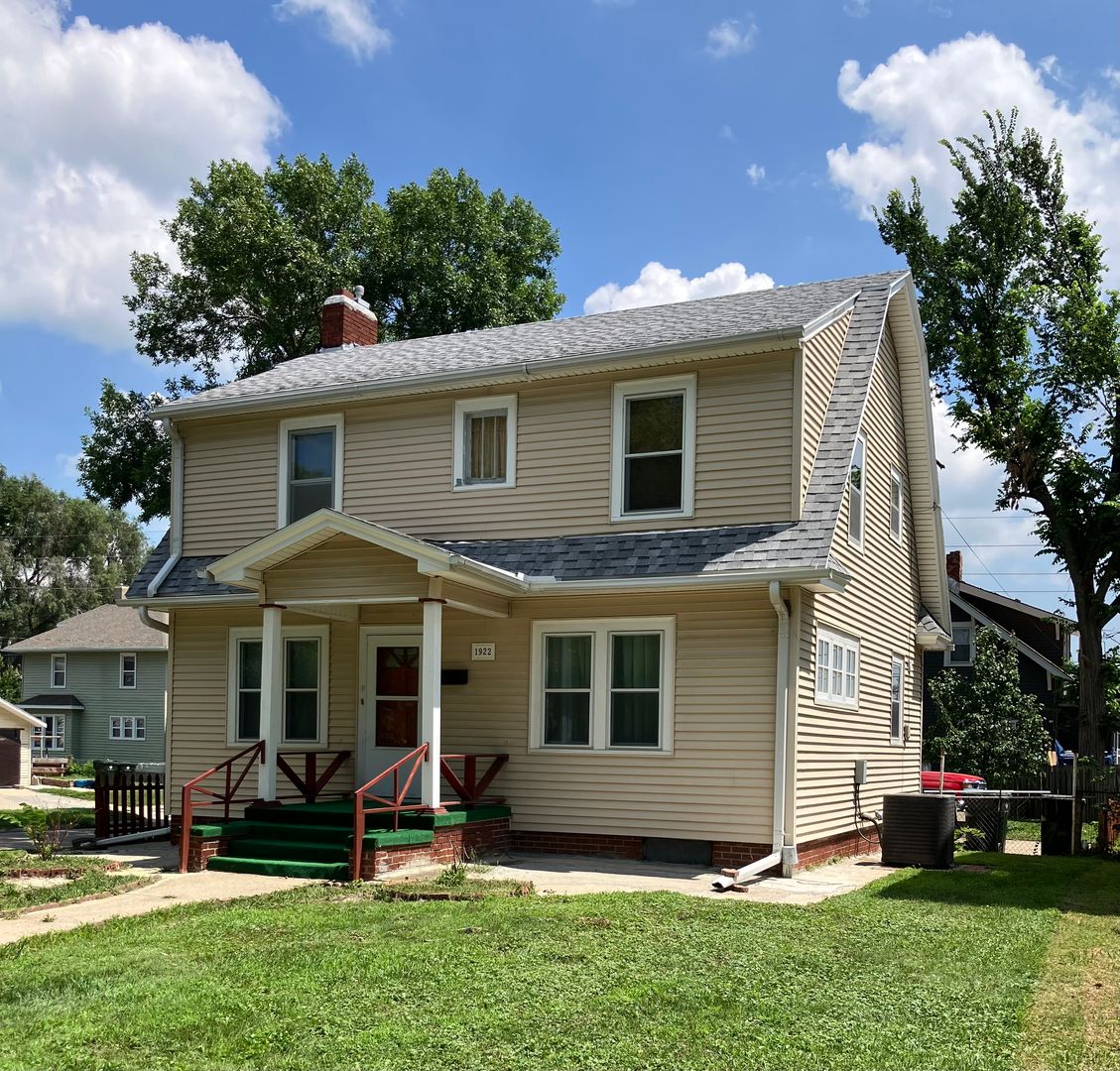 Sioux City House: 1922 Douglas St