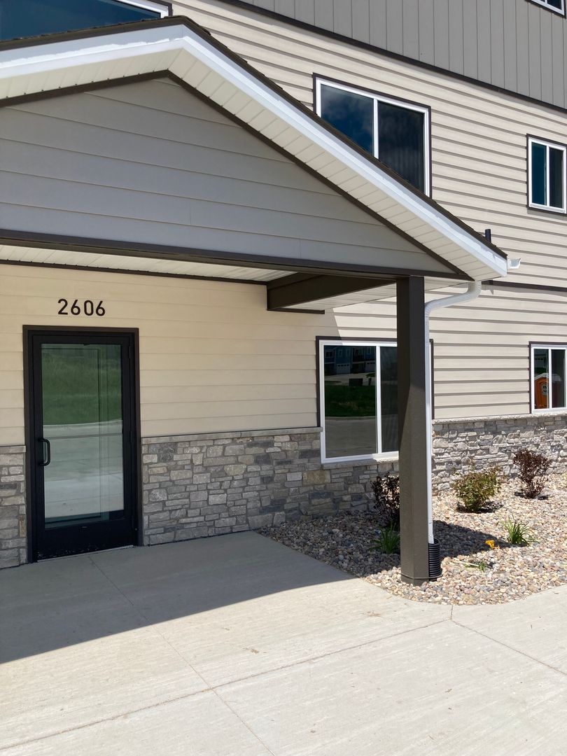 Sioux City Condo: 2606 Apache Court Suites 101-04, 201-04, 301-04
