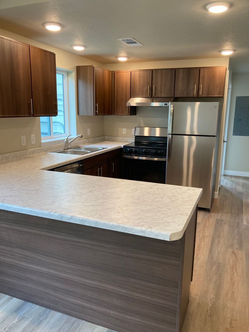 Sioux City Condo: 2606 Apache Court Suites 101-04, 201-04, 301-04