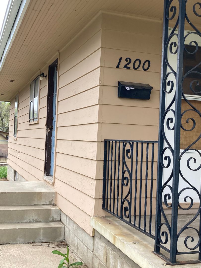 Sioux City House: 1200 25th St