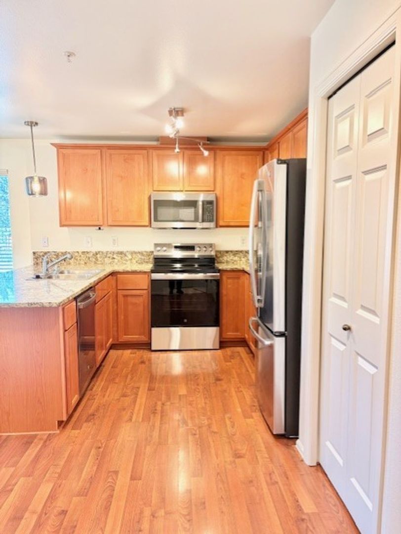 Seattle Apartment: 14300 Greenwood Ave. N.