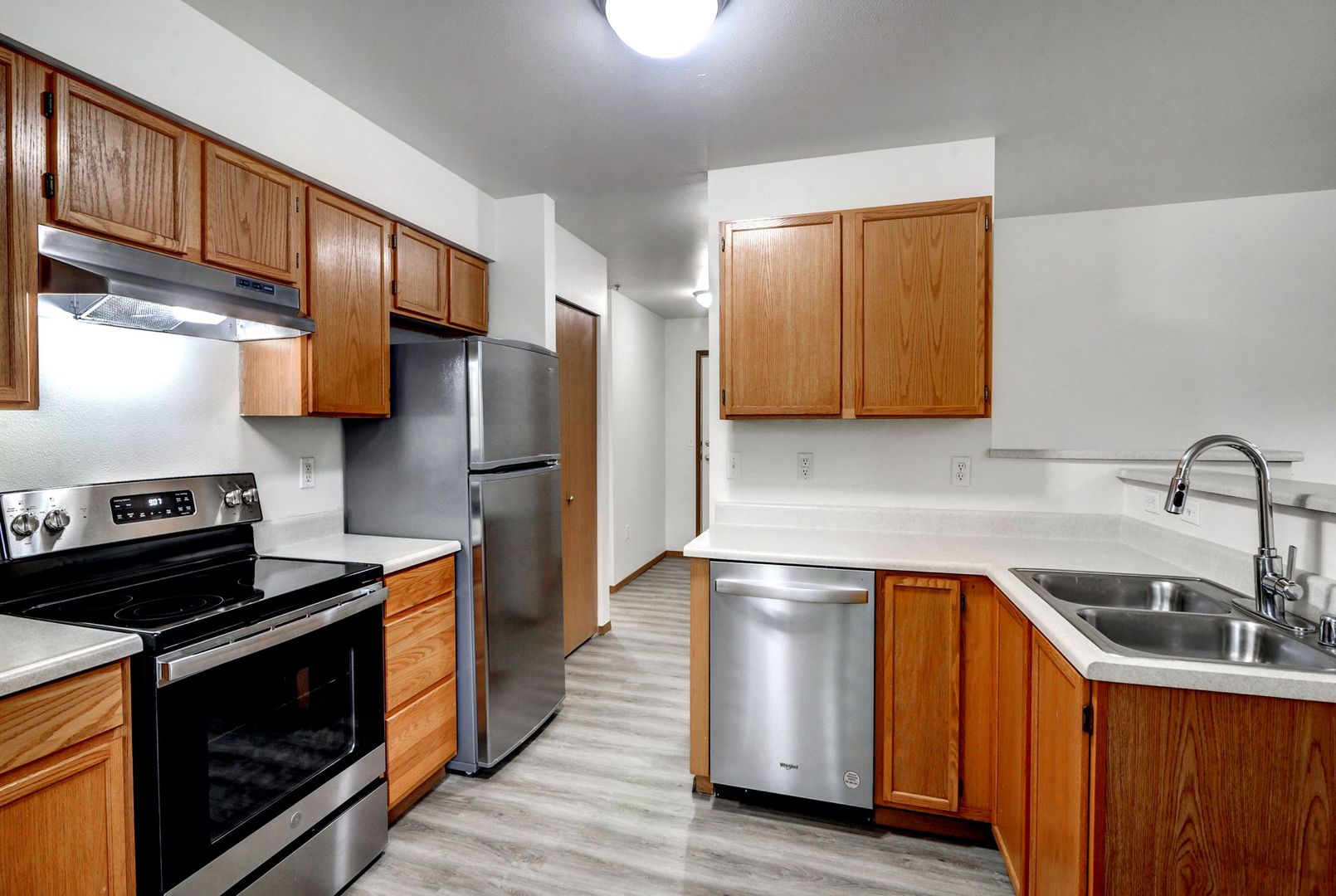Auburn Apartment: 12110 SE 312th St