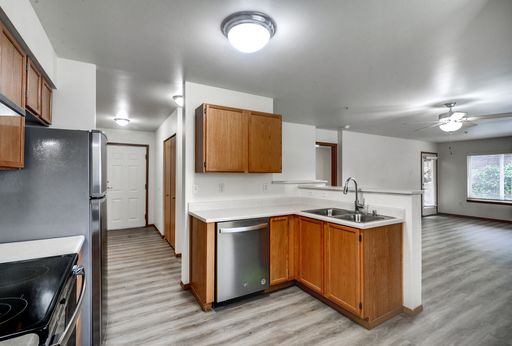 Don't miss out on touring this HUGE 2x2 floorplan! – photo 1