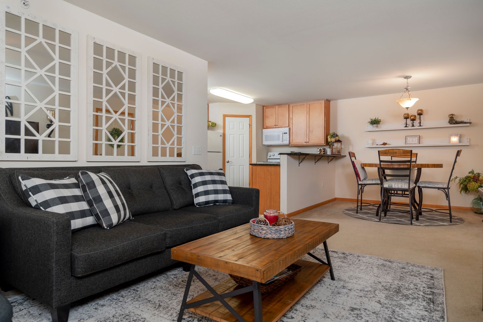 Perrysburg Apartment: 13247 - 13555 Roachton Rd