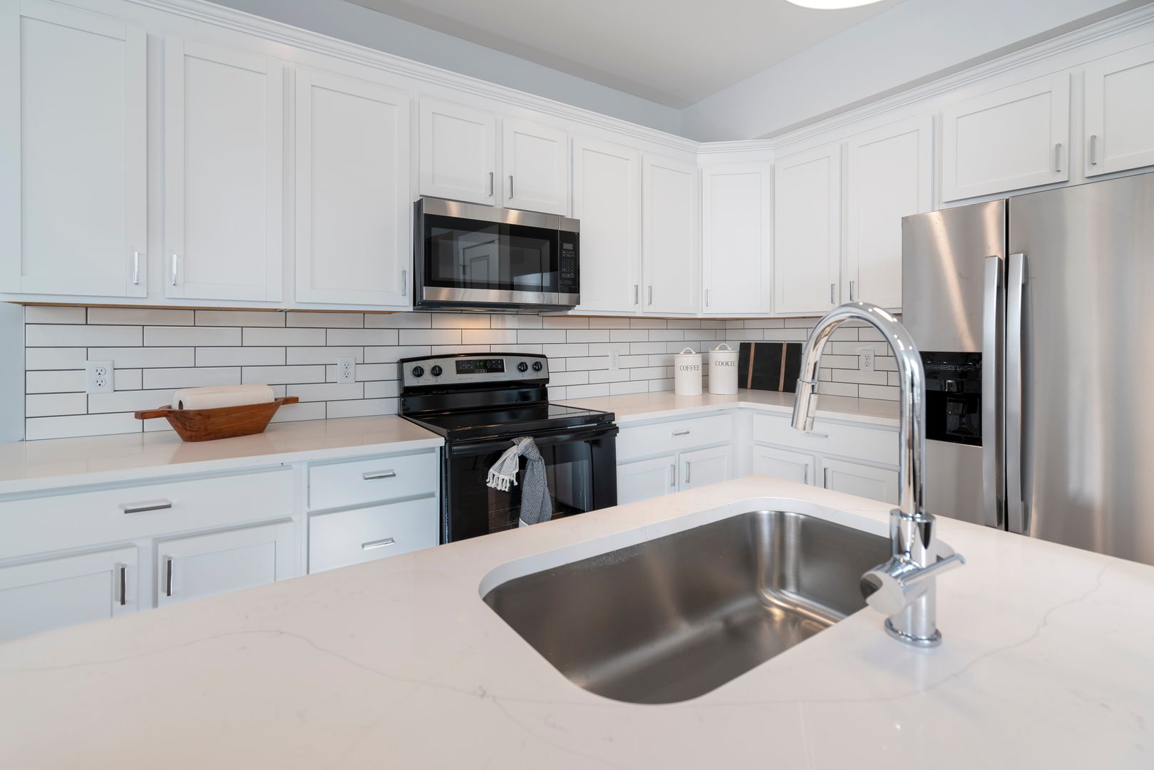 Perrysburg Apartment: 26555 Carronade Dr