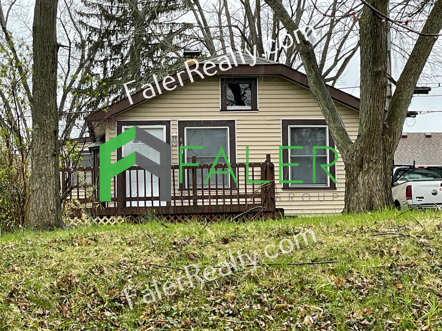 Dayton House: 944 Highridge Ave