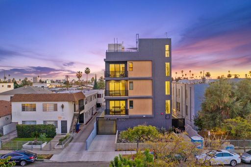 Cozy Private Bedroom with Ensuite Bathroom in the Heart of Hollywood – photo 1