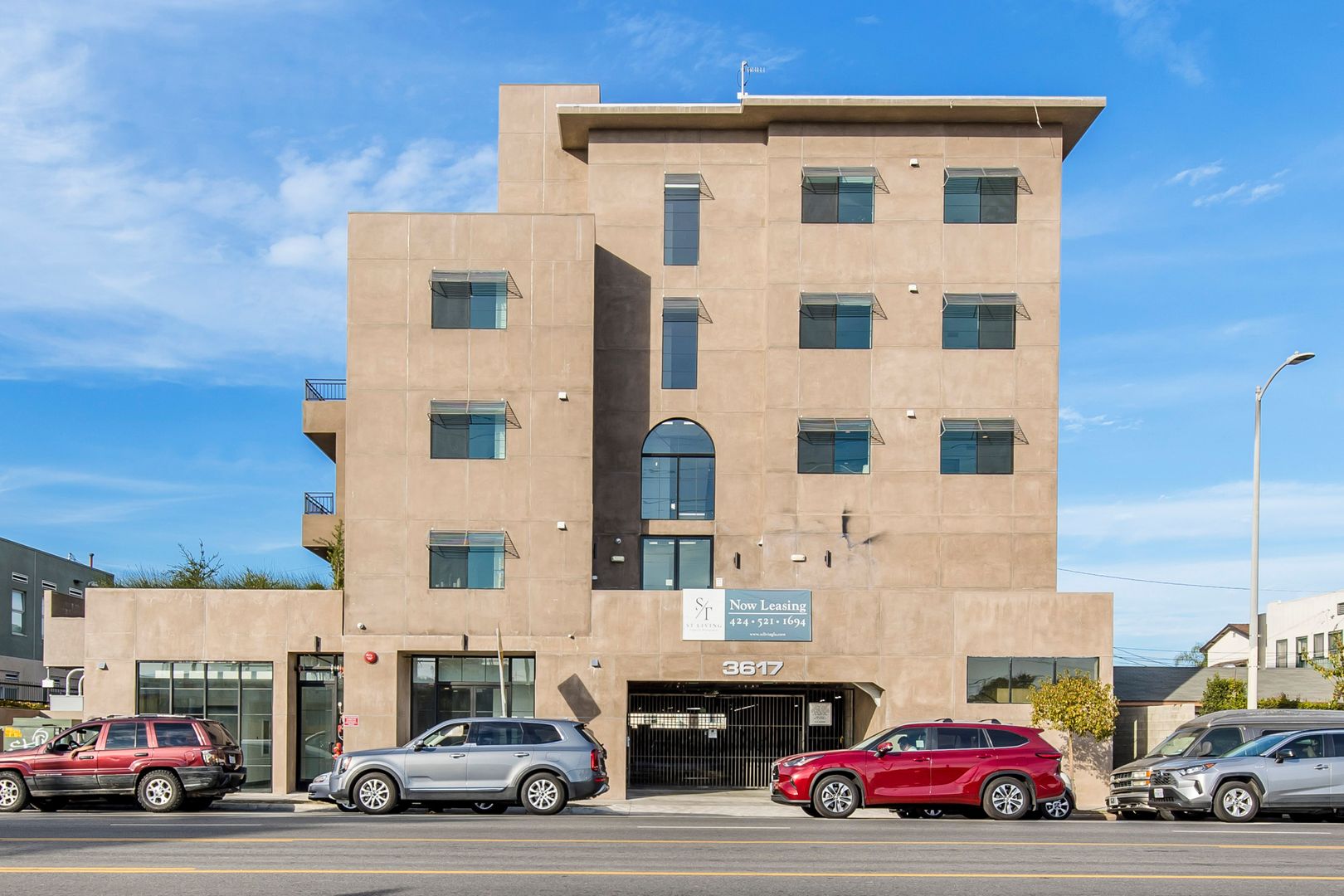 Los Angeles Apartment: 3617 Venice Blvd