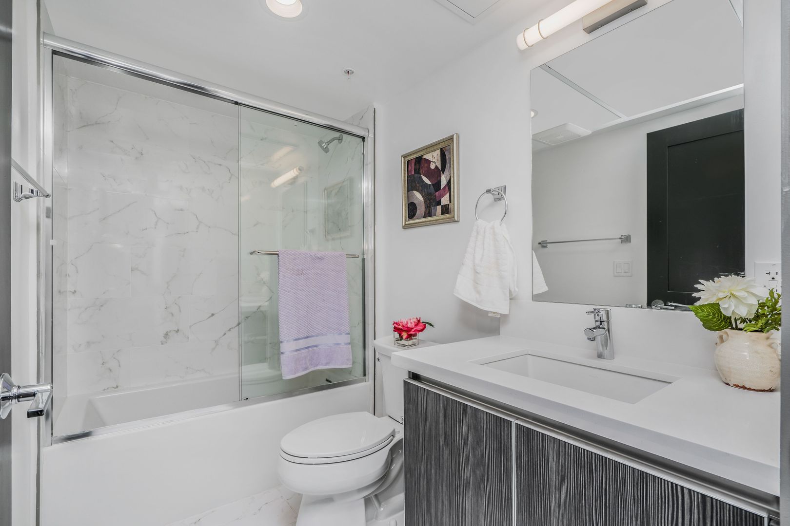 STG 5066 Romaine St 8 of 12