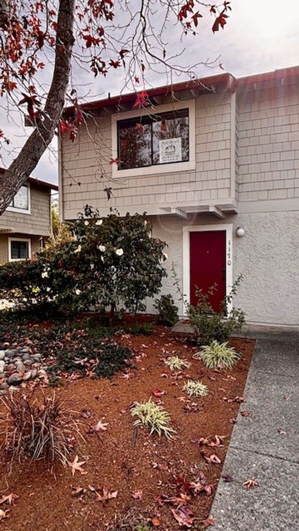 Santa Cruz Townhome: 1170 White Water Cove