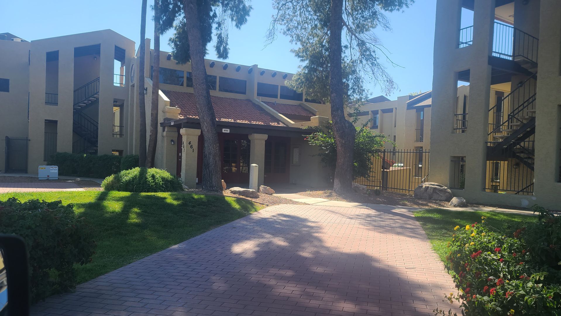 Mesa House: 461 W. Holmes Ave #333