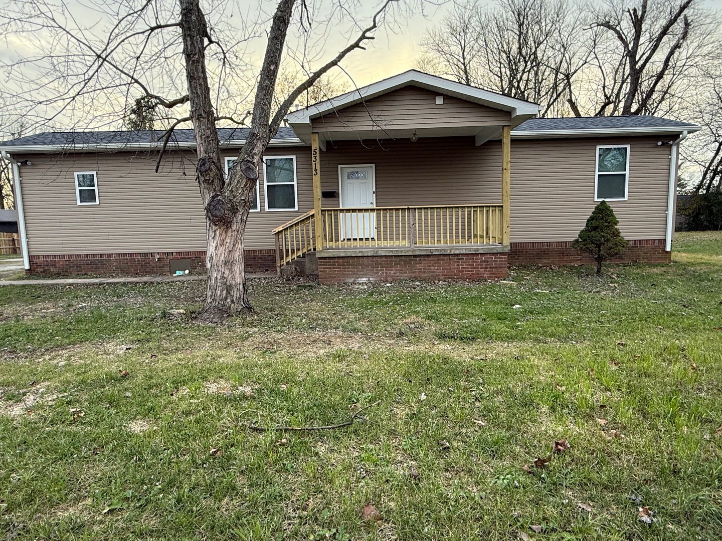 Jeffersonville House: 3513 Utica-Sellersburg Rd.