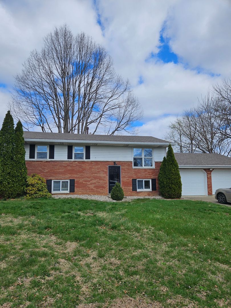 New Albany House: 2717 Mohawk Dr.