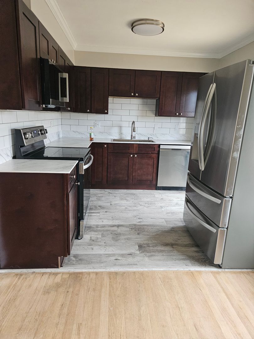 New Albany House: 2717 Mohawk Dr.