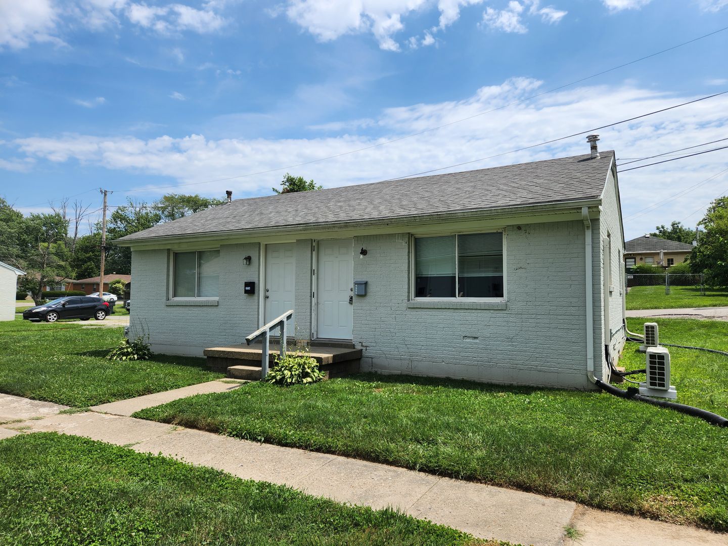 New Albany House: 2222 Mayflower Manor
