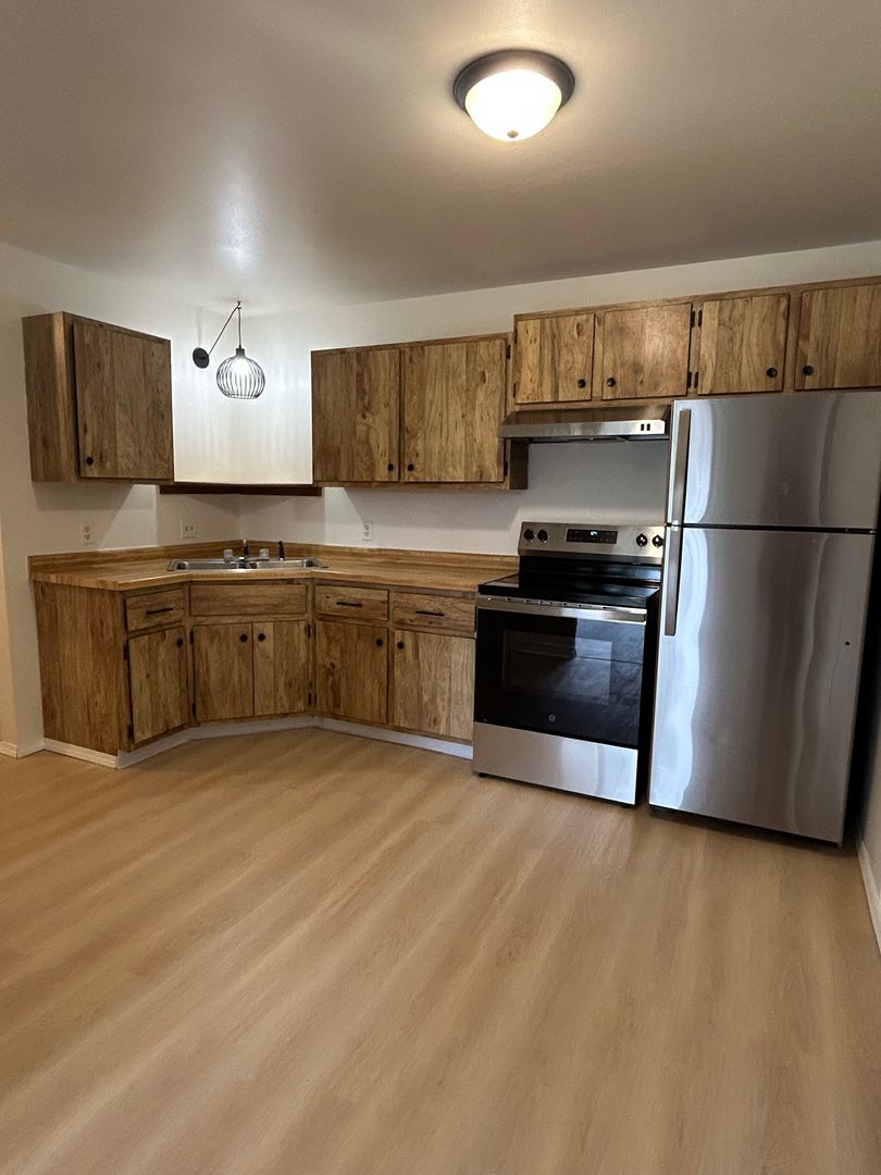 Weston Apartment: 5011 Aspen Street