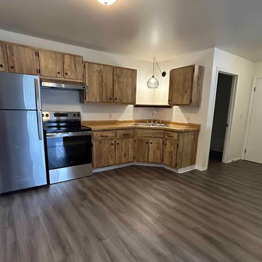 Weston Apartment: 5011 Aspen Street