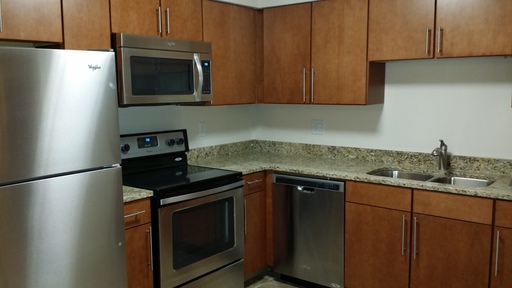 Remodel Apartment Near UNMC, Blackstone, Midtown Crossing, Downtown Omaha! – photo 1