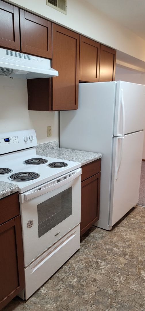 OMAHA Apartment: GROVER CASTLE