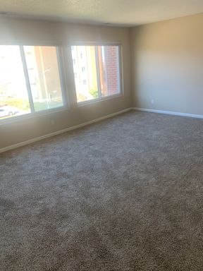 Freshly Remodeled Two Bedroom Apartment in Blackstone District! – photo 1
