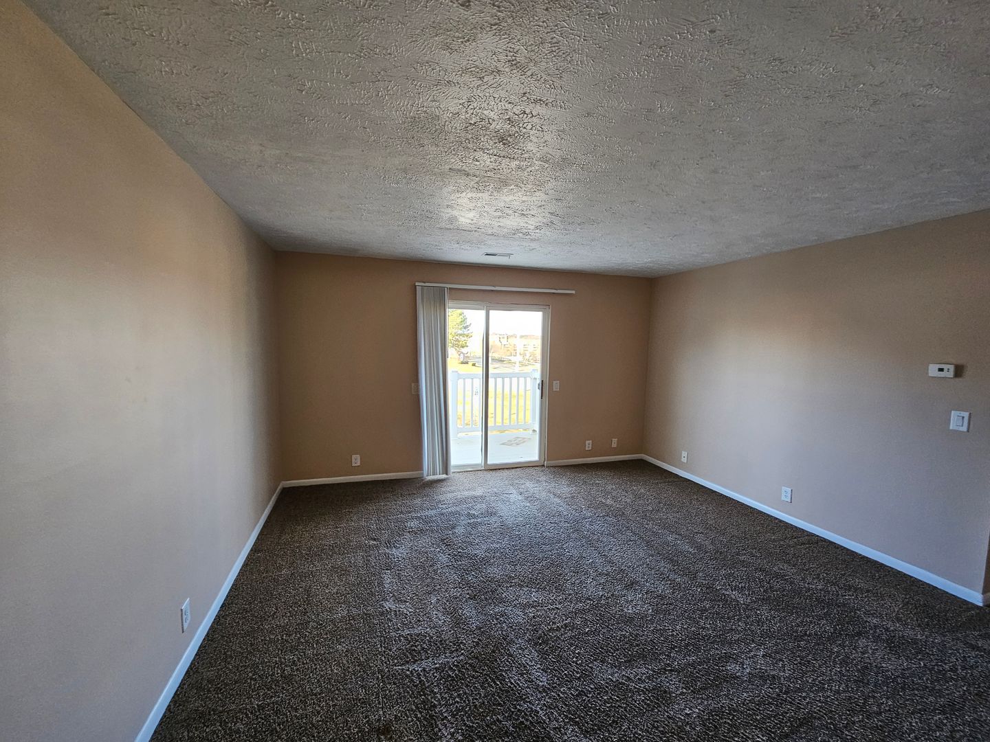 OMAHA Apartment: CHARTER OAK I