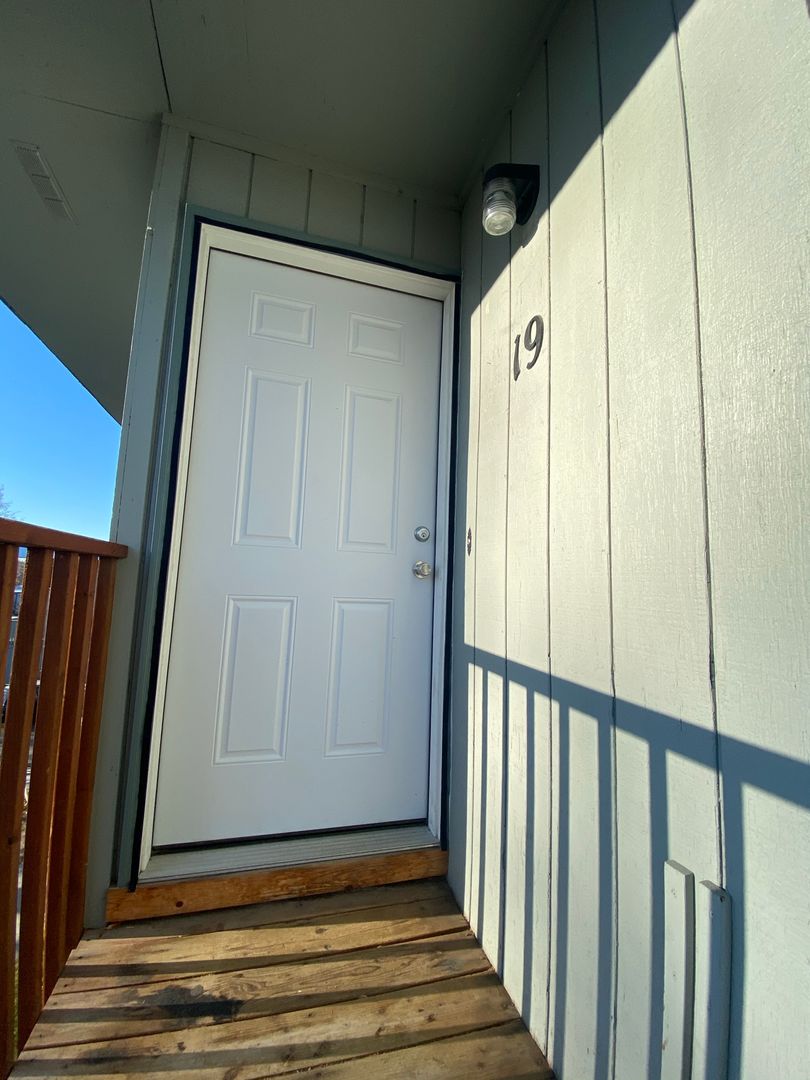 Anchorage Apartment: 8036 Loganberry Street