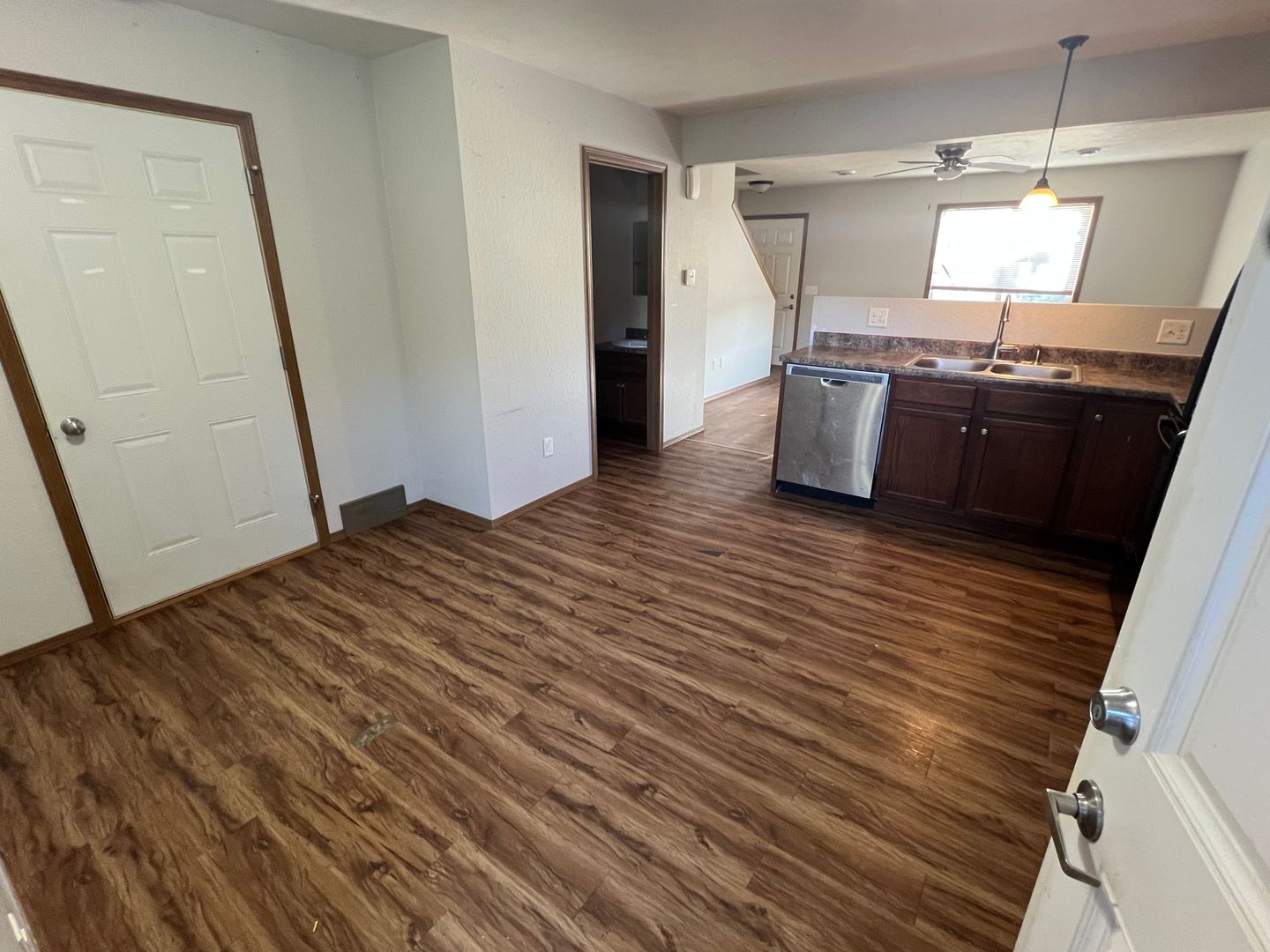 Tea Apartment: 300 Arianna Place #1