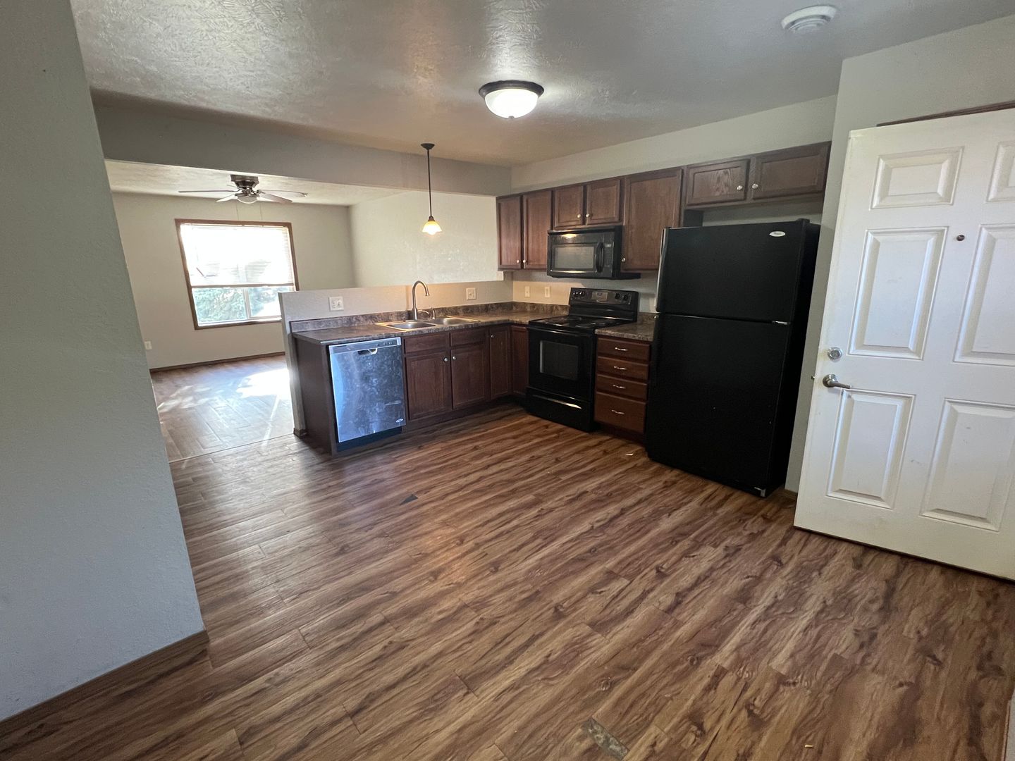 Tea Apartment: 335 Arianna Pl