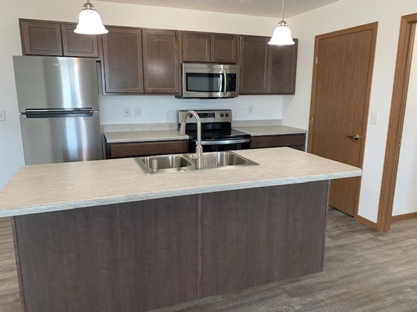 Tea Apartment: 1500 Main Ave