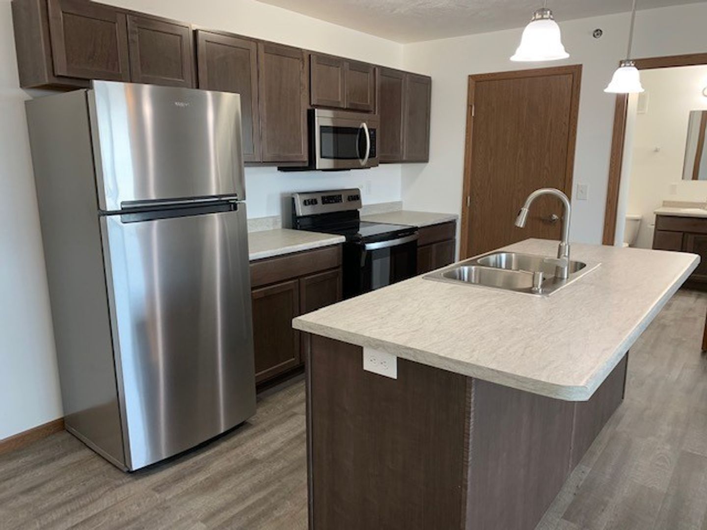 Tea Apartment: 1500 Main Ave