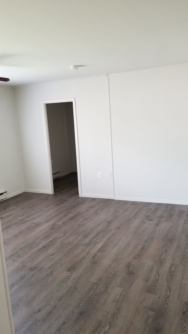 Baltimore Apartment: 219 Atholgate Lane