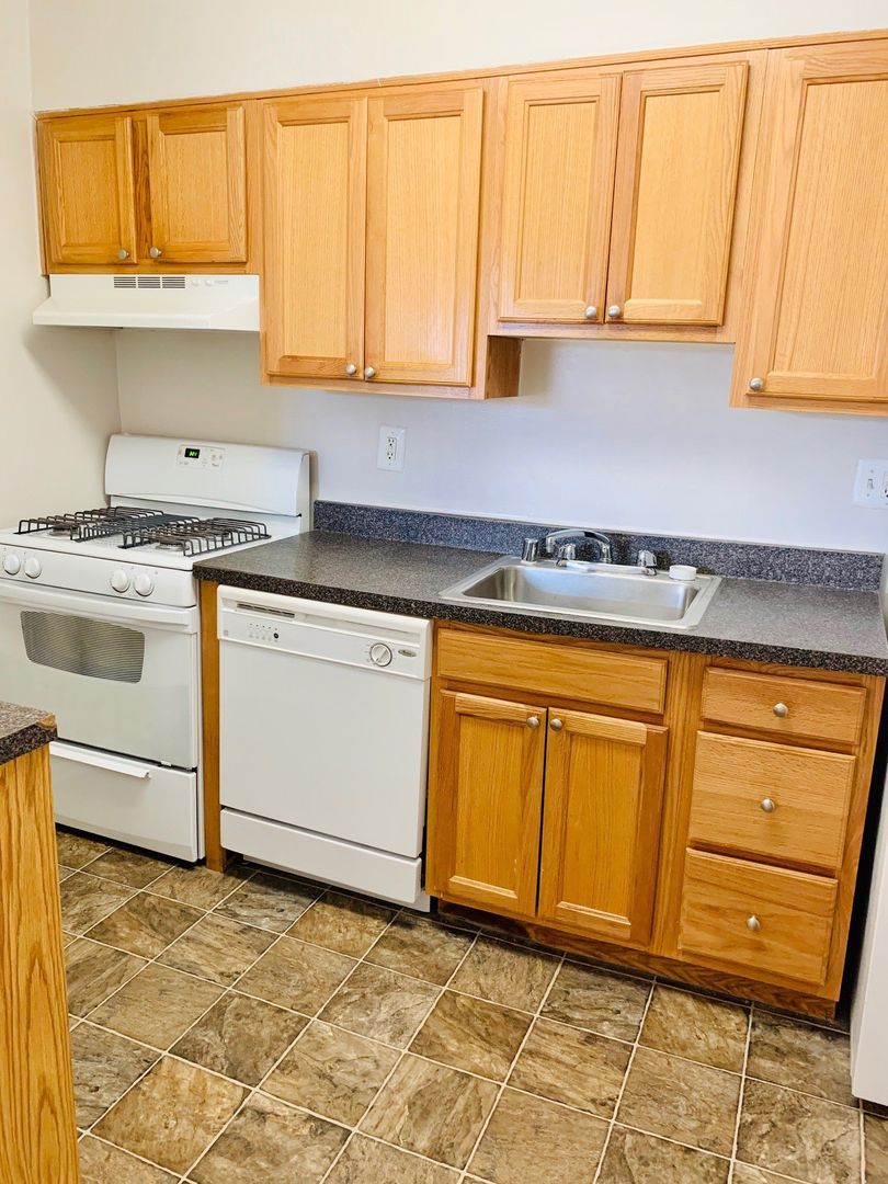 Laurel Apartment: 8200 Gorman Ave 120
