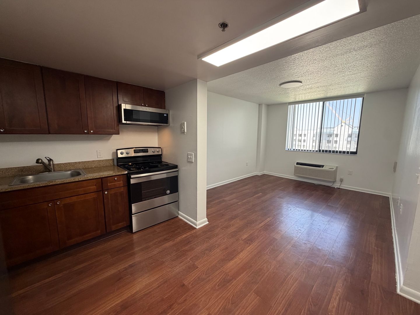 West Palm Beach Apartment: 2210 N Australian Ave