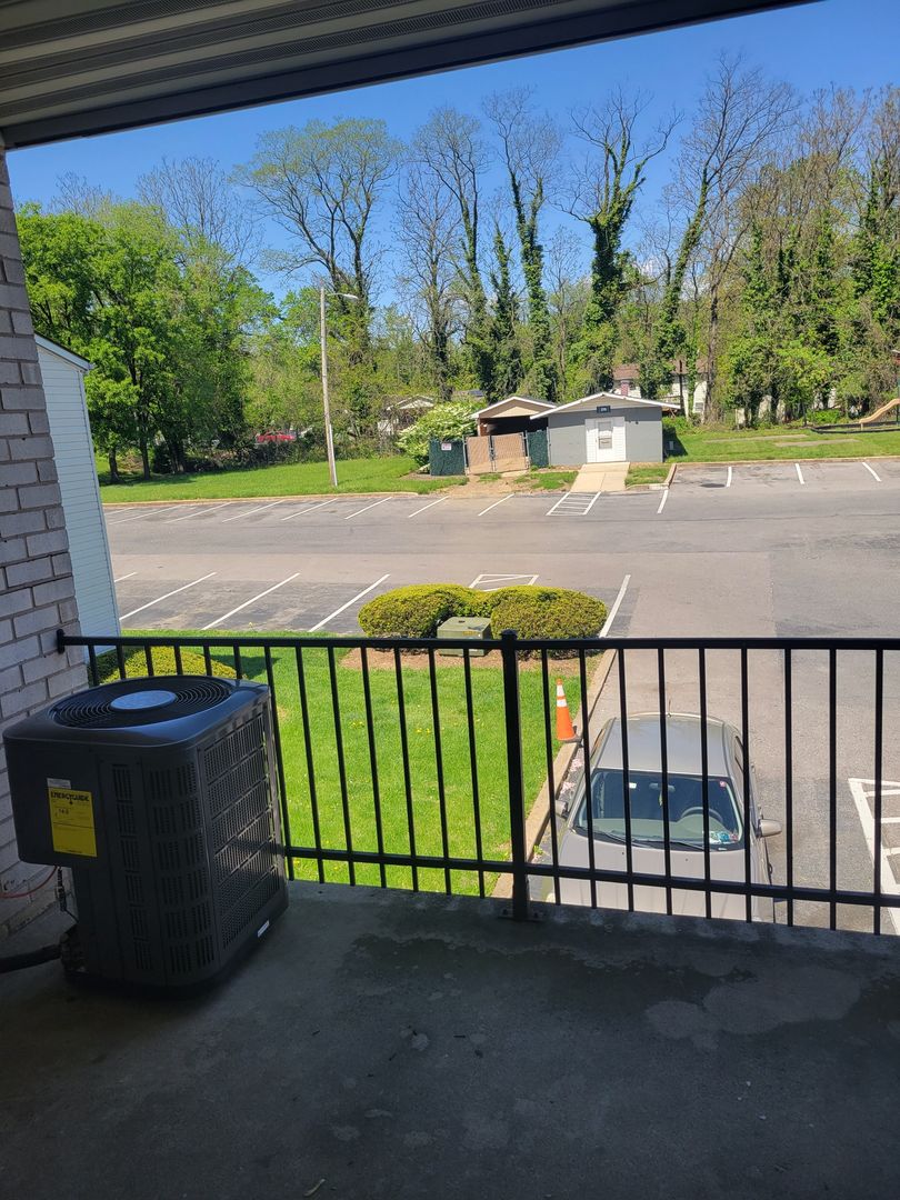 Baltimore Apartment: 219 Atholgate Lane