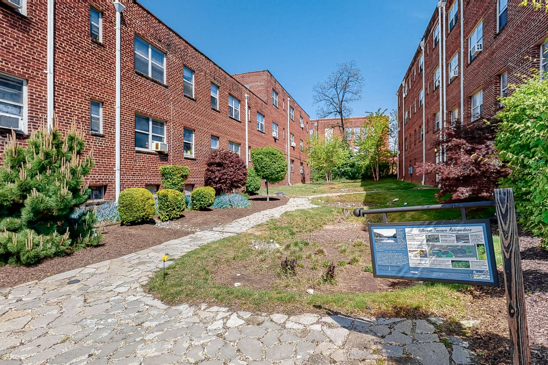 Bladensburg Apartment: 4109 51st St.