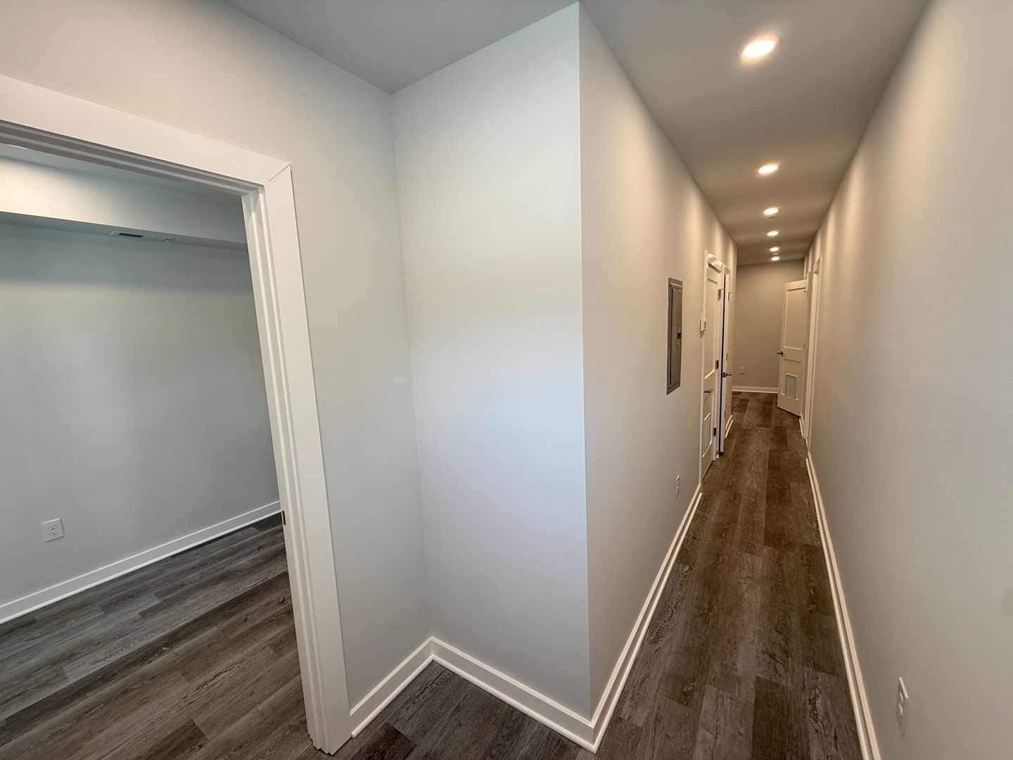 Washington Apartment: 1516 18th St SE