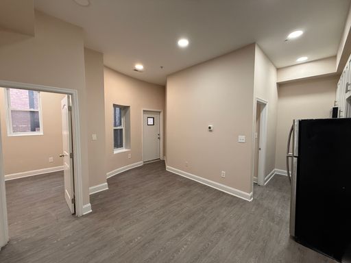 **$500 Gift Card Promotion** | Charming Two-Bedroom Home in Columbia Heights – photo 1