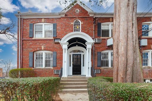 Gorgeous 2 Bedroom 1 Bath in Glover Park – photo 1
