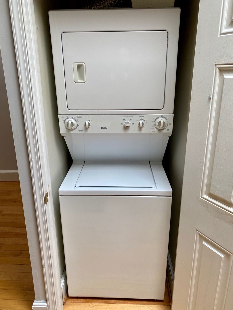 Washington Apartment: 1521 3rd Street NW