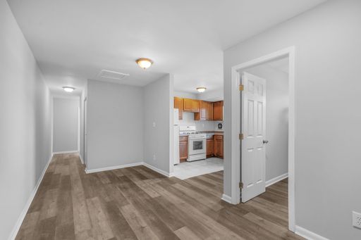 3BR/1BA INCLUDING ALL UTILITIES – photo 1