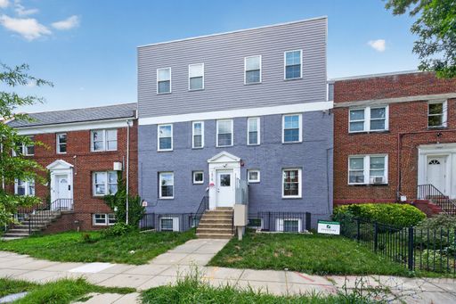 Spacious 3-Bedrooms in Vibrant Anacostia – photo 1
