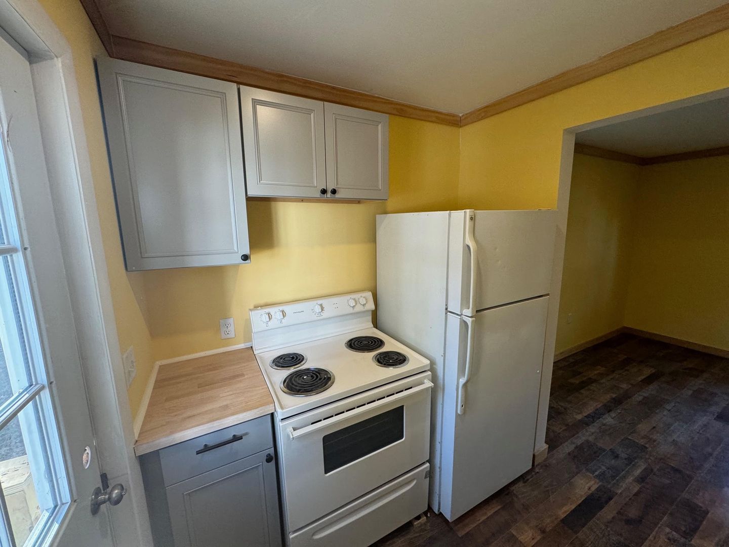 Newport Apartment: 889 Elm Street