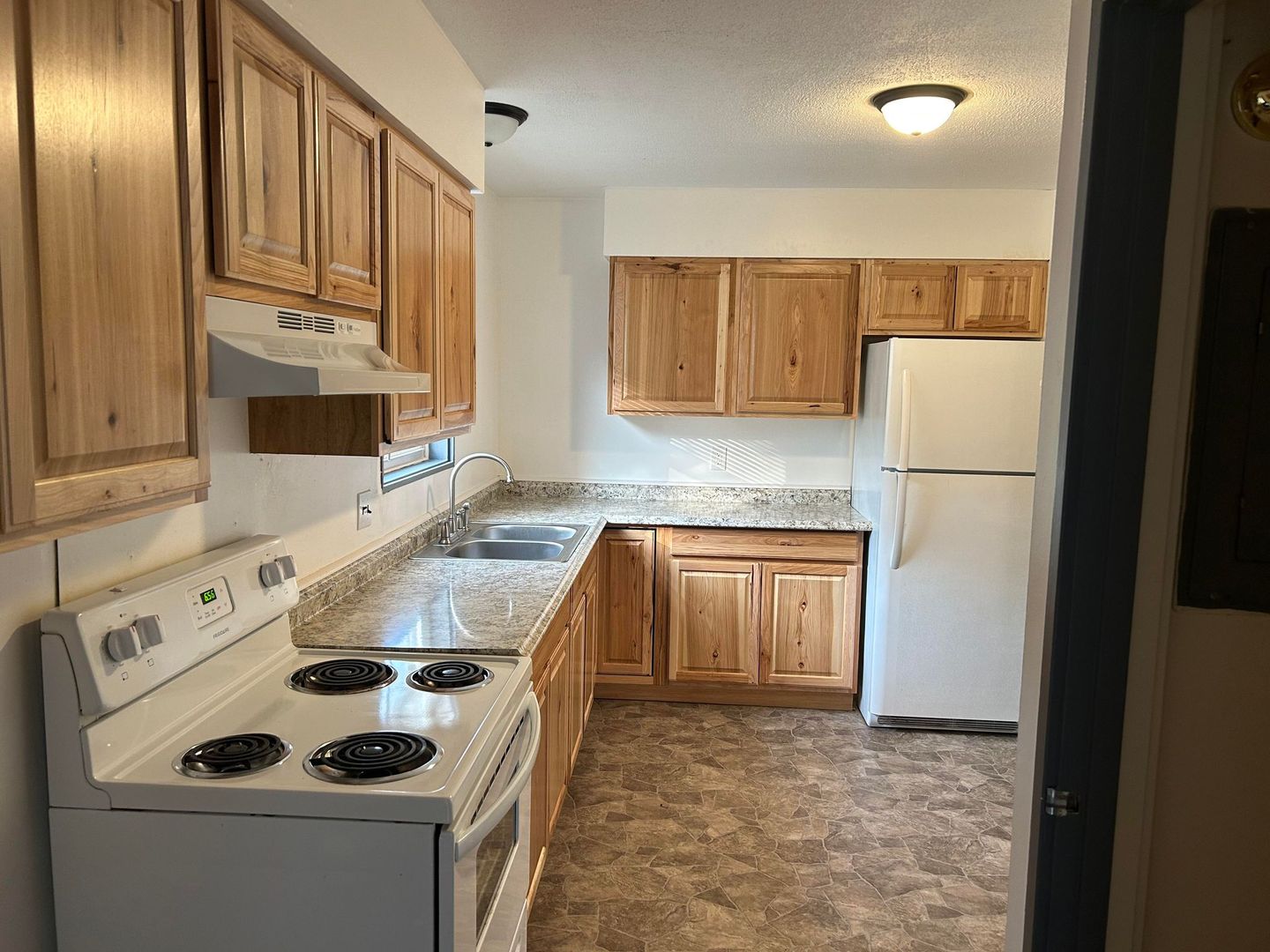 Bangor Apartment: 86 Langley St.