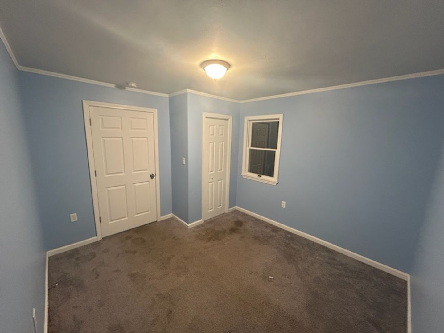 Newport Apartment: 889 Elm Street