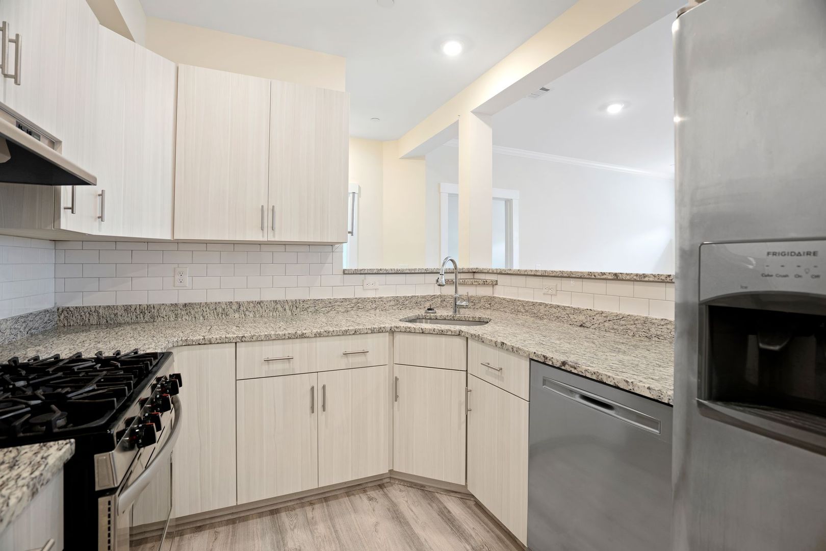 Dover Apartment: 42 Maple St