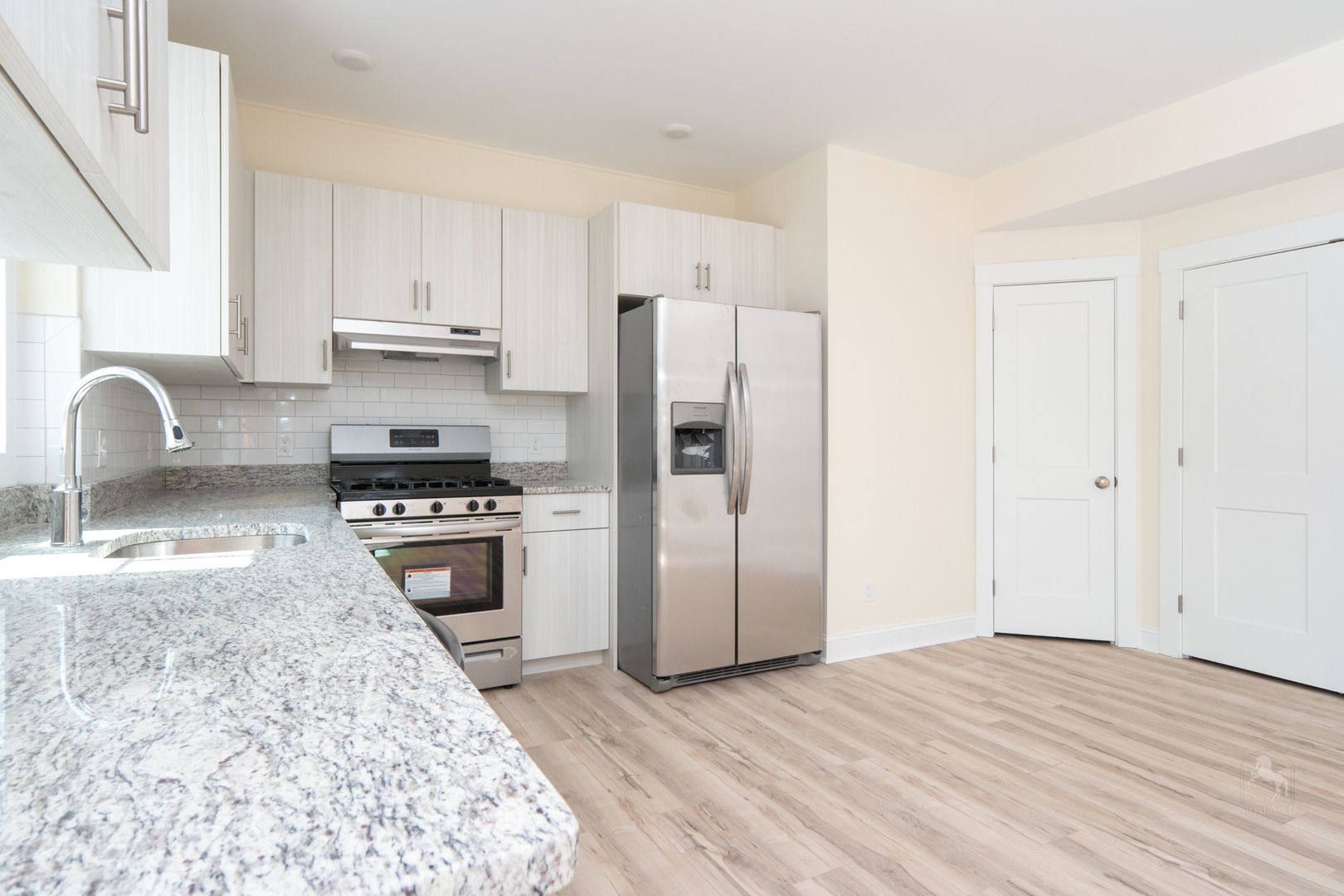 Dover Apartment: 42 Maple St